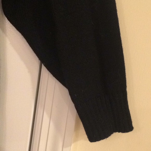 Black cowl Neck sweater Size Med. - Picture 4 of 5